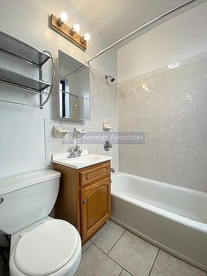 4th image of 3135 Broadway #19A