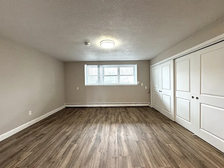 625 Main St #4 — Photo 2