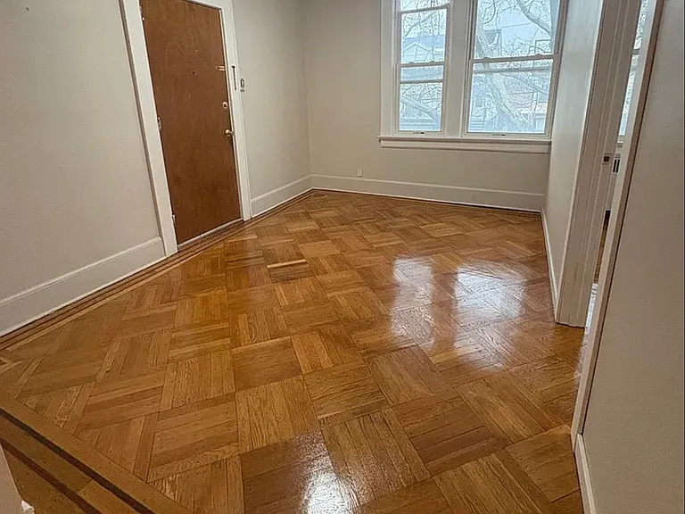 222 Weequahic Ave — Photo 2