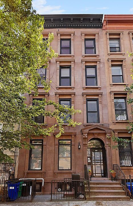1st image of 140 Jefferson Ave APT 2