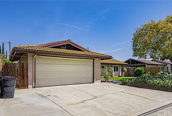 3rd image of 5028 Agnes Ave