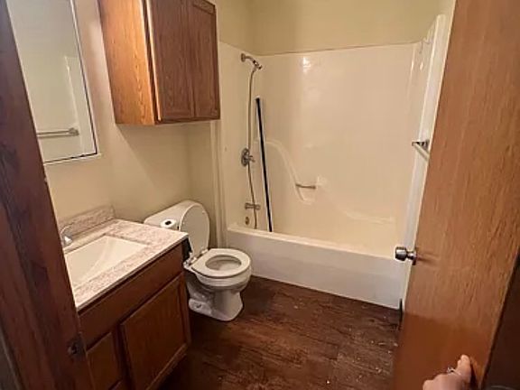 3rd image of 378 Rose Ln #B