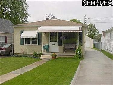 1st image of 210 W 38th St