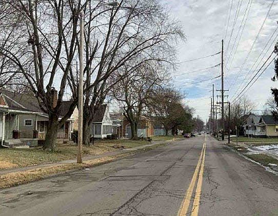 4th image of 347 E Siebenthaler Ave
