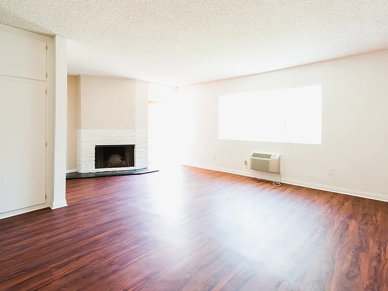 The Beautiful Islander Apartments! — Photo 7