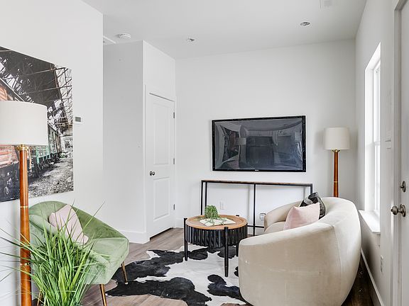 4th image of 1106 N 32nd St #1