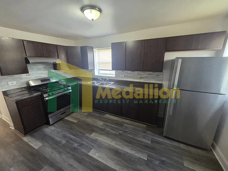 9341 S Parnell Ave — Photo 14