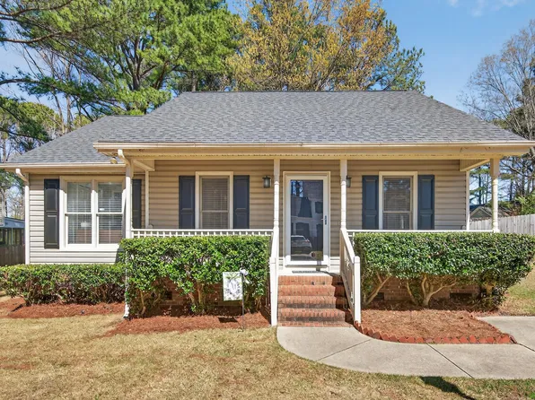 2 Mattie Ct, Durham, NC 27704