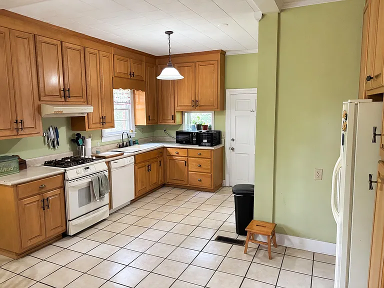 249 Hillcrest Ave — Photo 13
