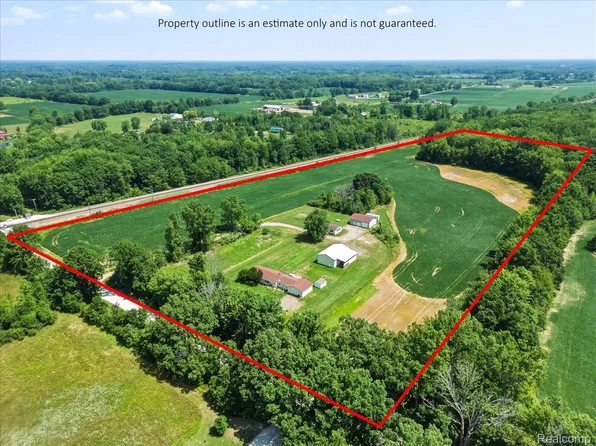 3384 Quain Rd, Emmett, MI 48022