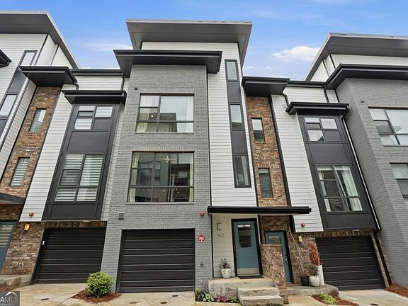 3rd image of 962 Moda Dr