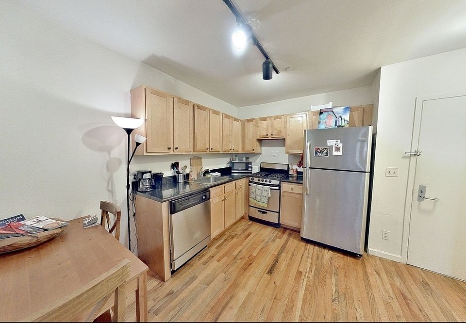 1st image of 300 E 3rd St #4AA