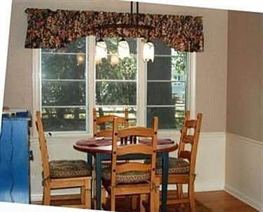 4th image of 30215 Winsor Dr