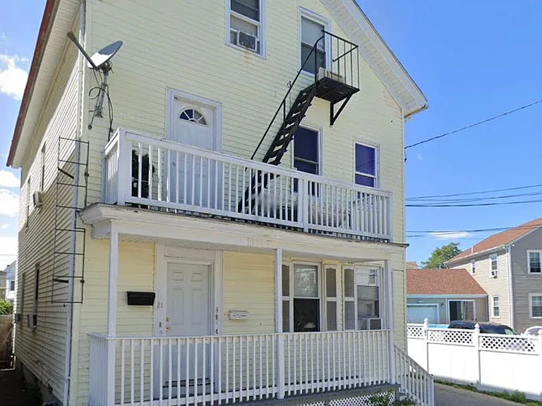 21 Humes St #3 — Photo 1
