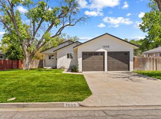 1935 N Mayfair Dr, Hanford, CA 93230