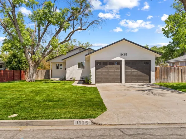 1935 N Mayfair Drive, Hanford, CA 93230