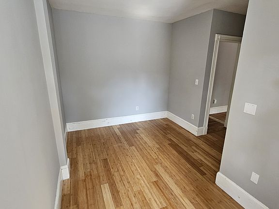 4th image of 62 Ridgemont St