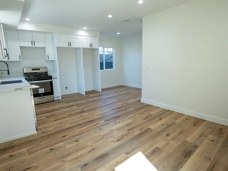 10819 S Western Ave #3/4 — Photo 6
