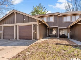 6 Redwood Ln, Springfield, IL 62704