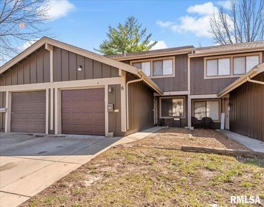 6 Redwood Ln, Springfield, IL, 62704