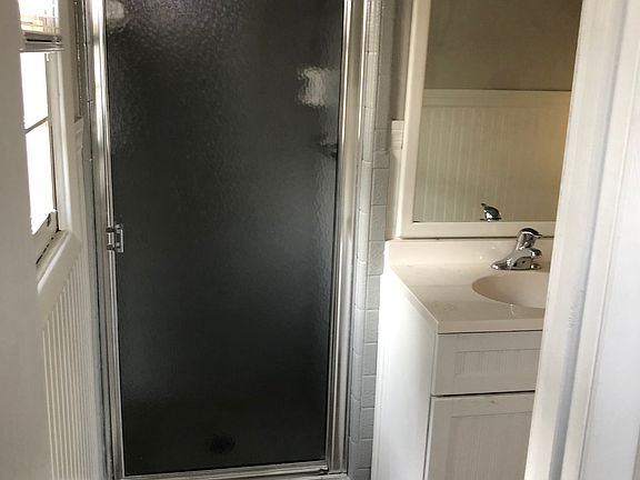 5th image of 3915 Juanita Dr