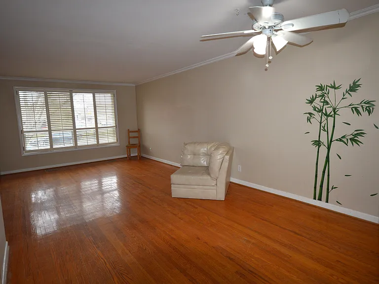 876 Reytan Blvd — Photo 4