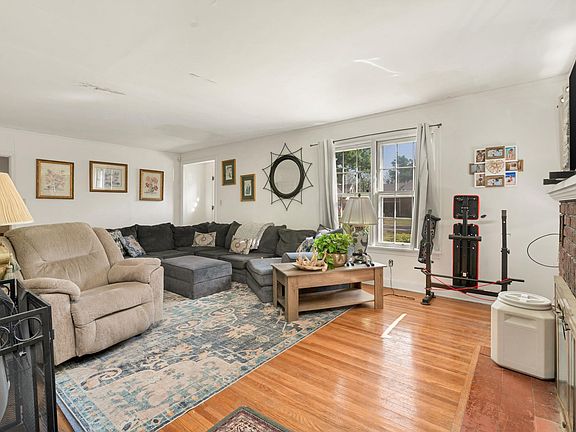 2nd image of 506 Home St