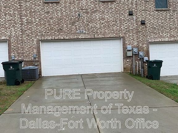 2nd image of 1918 Timber Oaks Dr