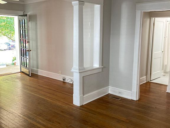 3rd image of 425 Pennsylvania Ave