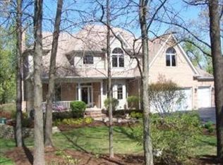 717 Saddle Rdg, Crystal Lake, IL 60012