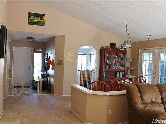 4th image of 1680 Pebblewood Dr