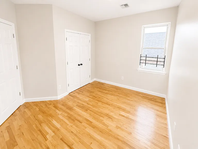 137 Pennsylvania Ave #3 — Photo 6