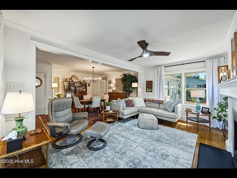 611 Clark Dr — Photo 23