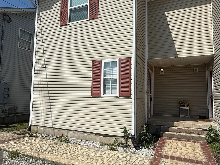 1513 S Case St — Photo 1