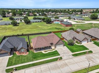 2536 Kadlan Dr, El Reno, OK 73036