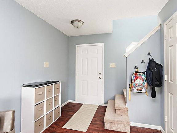 3rd image of 14647 Roeriver Ct