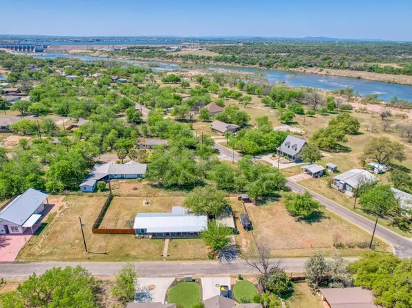 874 Pine Lane, Cottonwood Shores, TX 78657