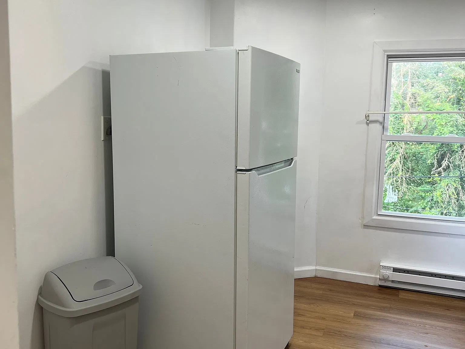 3 bed, 1.5 bath, $1,300 — Photo 3