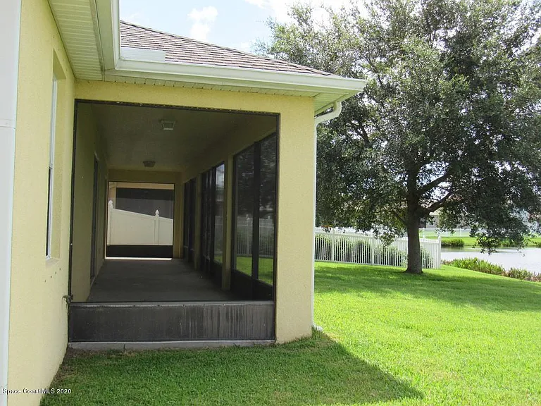 1741 Bridgeport Cir — Photo 5