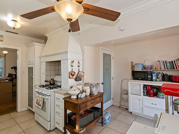 4th image of 11019 Saragosa St