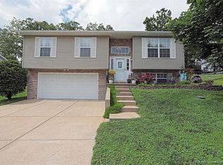 17 Adventura Dr, Festus, MO 63028