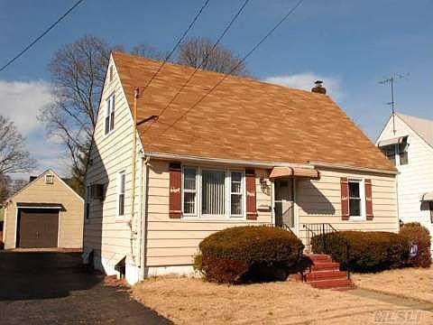 1st image of 2826 Davison St