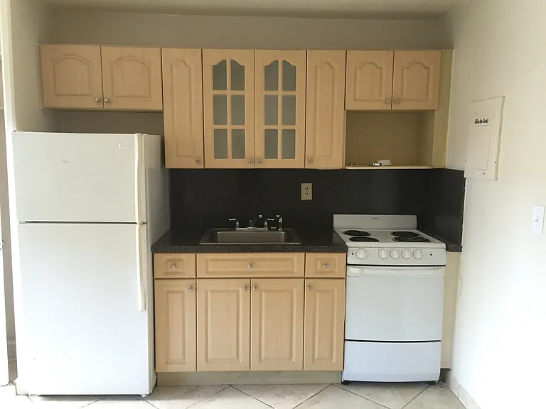 345 Michigan Ave #24 — Photo 7