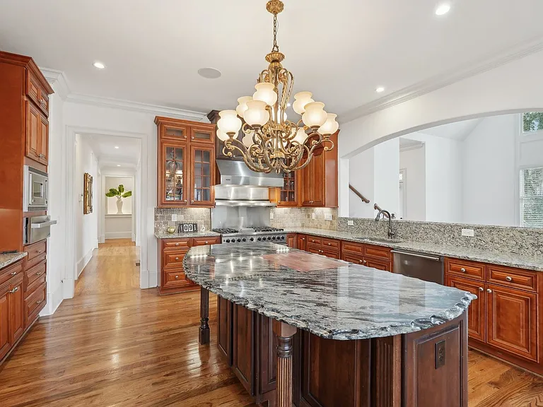 343 Summer Garden Dr — Photo 29
