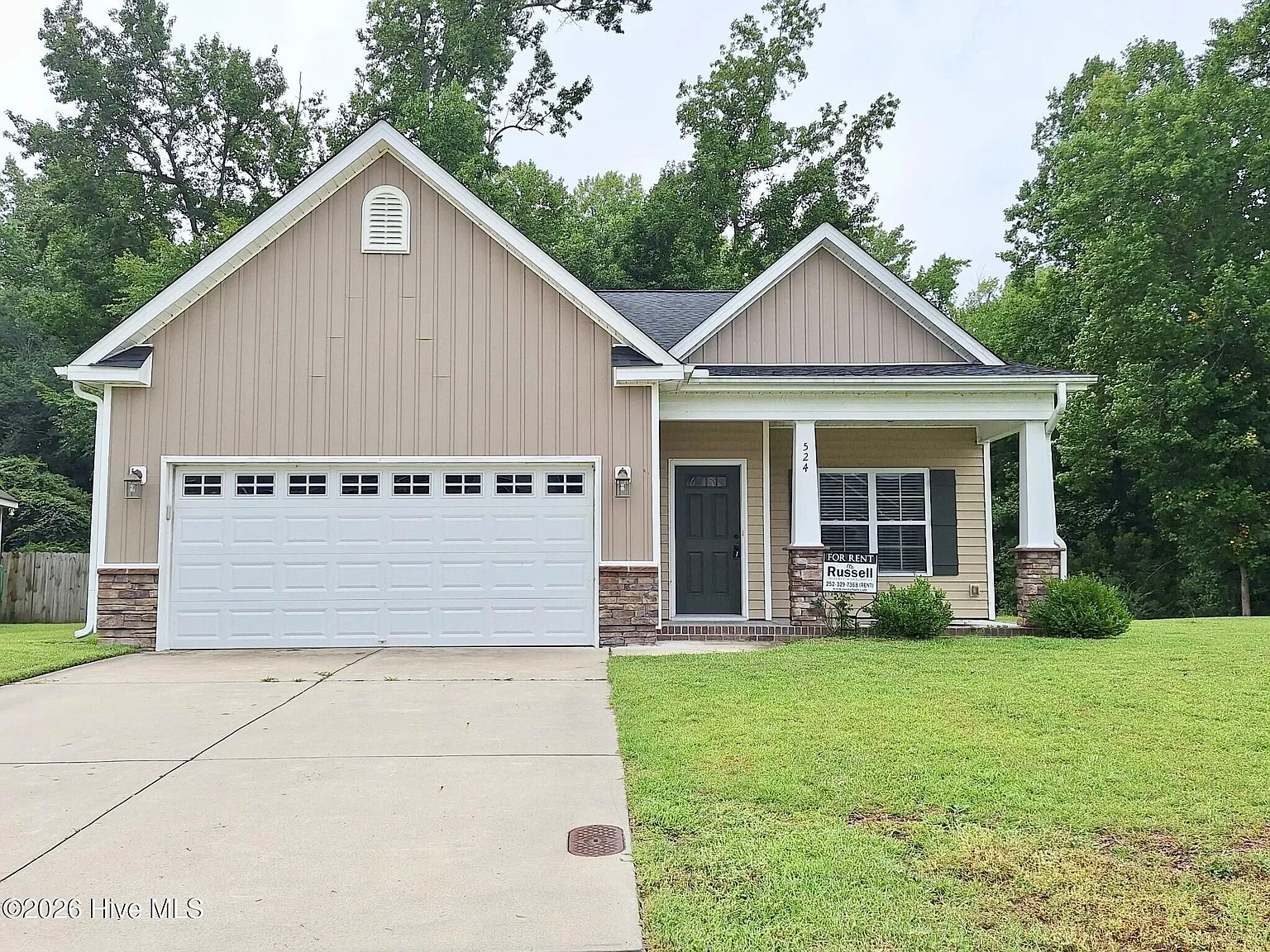 3 bed, 2.0 bath, $2,050 — Photo 2