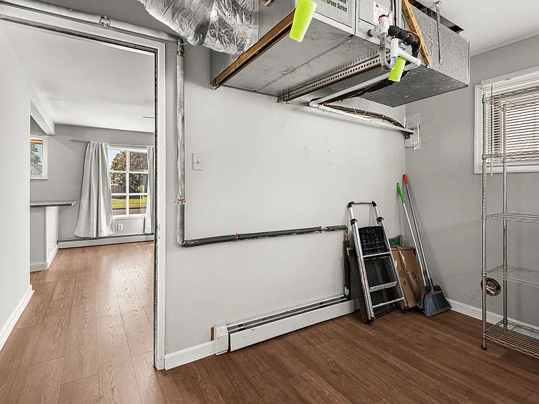 305 N Park Dr — Photo 23