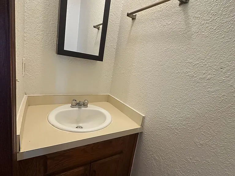 108 Kendra Dr — Photo 40