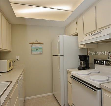 5th image of 1100 E Bay Dr APT 16