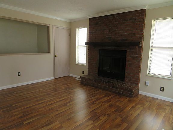 4th image of 3327 Kingsley Dr