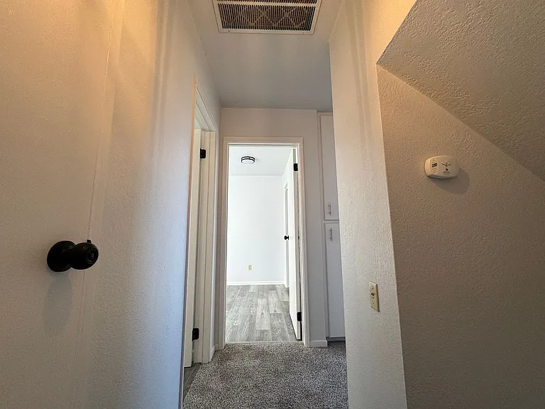 637 SW 9th St — Photo 24